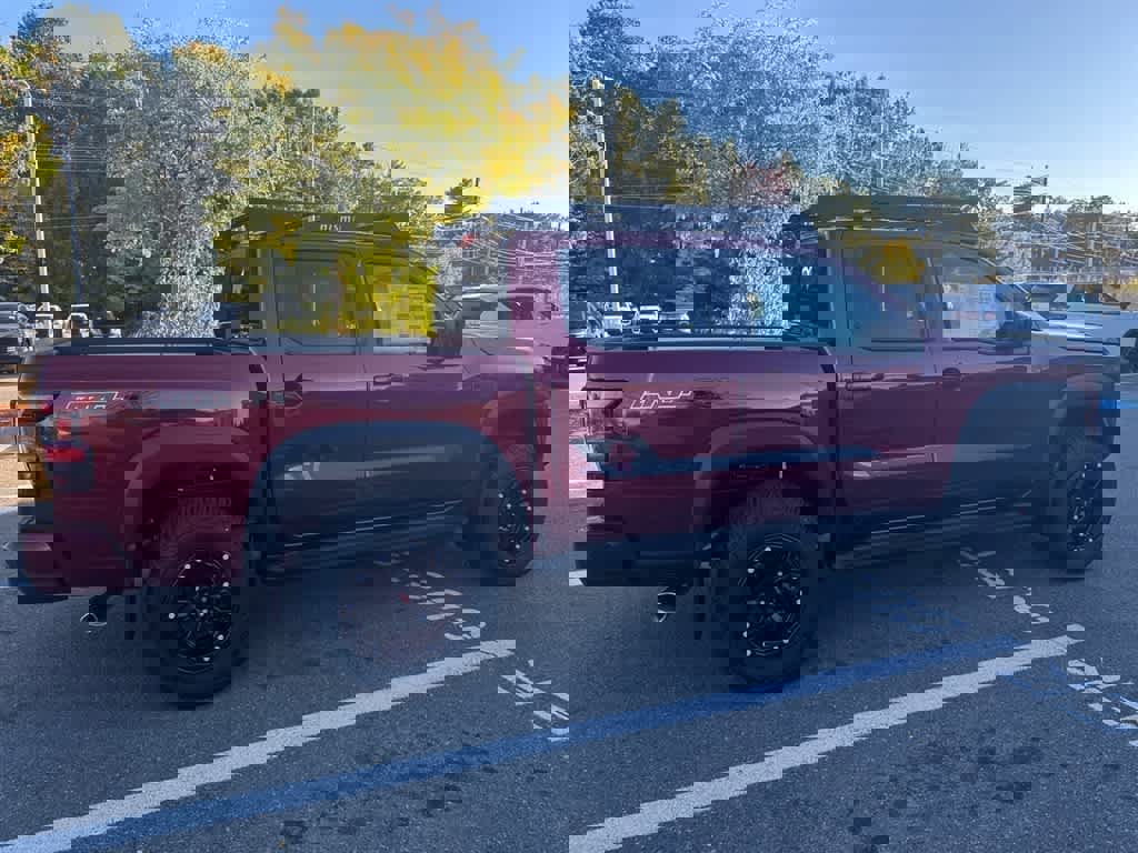 New 2025 Nissan Frontier PRO-4X w/ Pro Convenience Package image 10