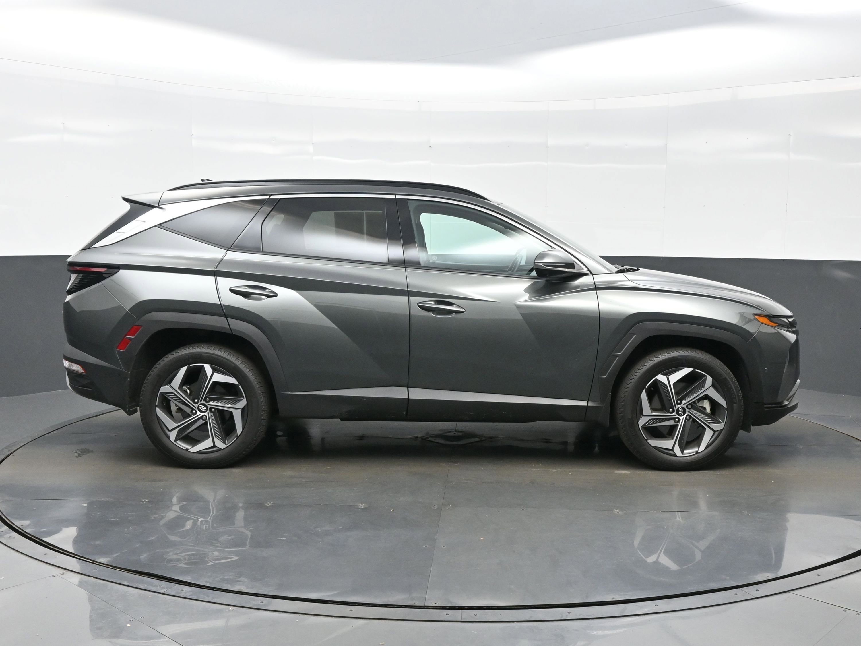 Certified 2023 Hyundai Tucson Limited AWD/4WD image 7