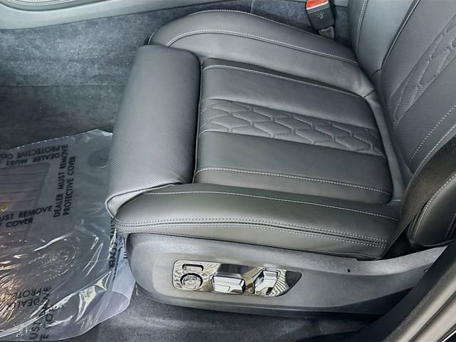 Used 2026 BMW X7 M60i AWD/4WD image 19