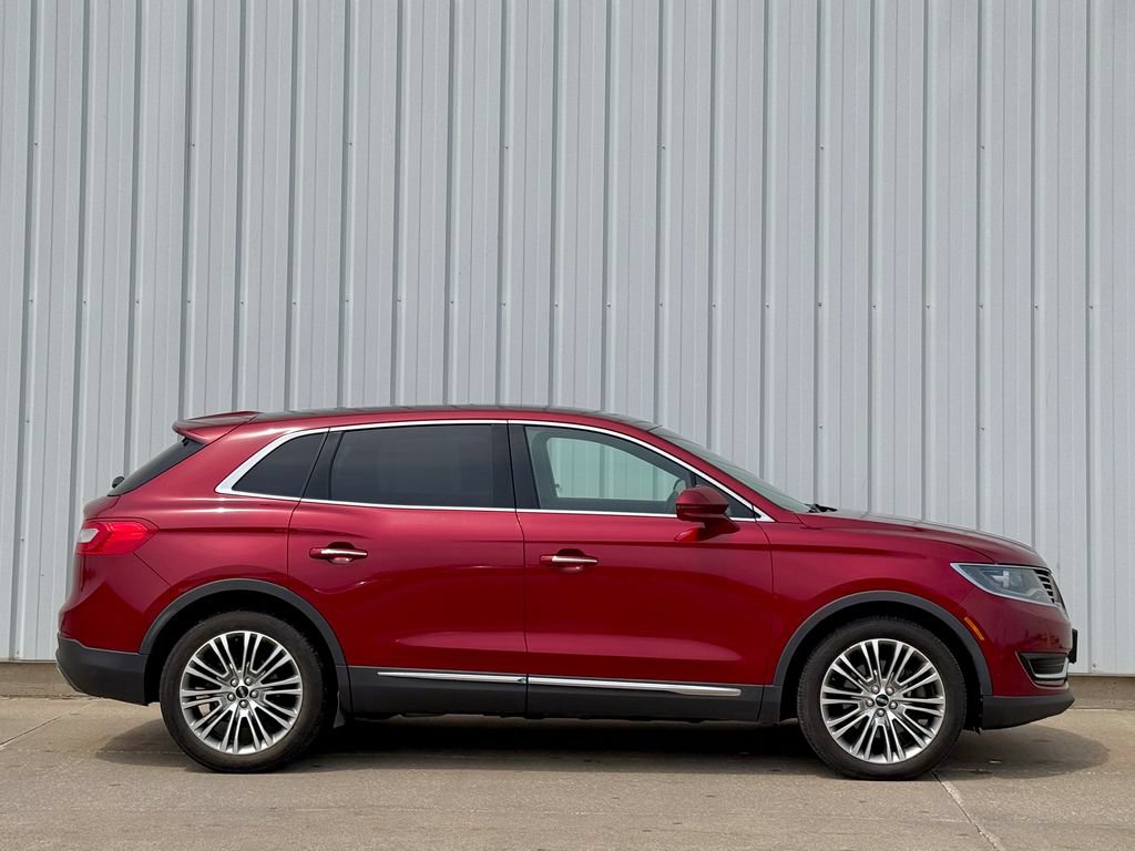 Used 2017 Lincoln MKX Reserve AWD/4WD image 7
