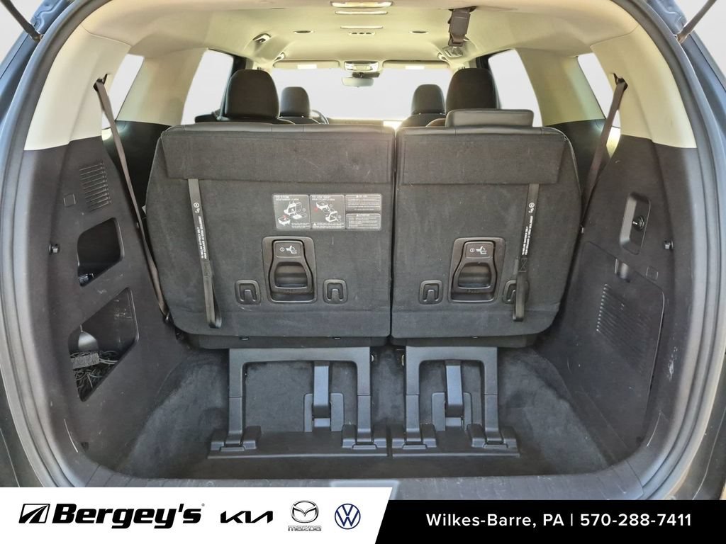 Used 2022 Kia Carnival LX FWD image 25