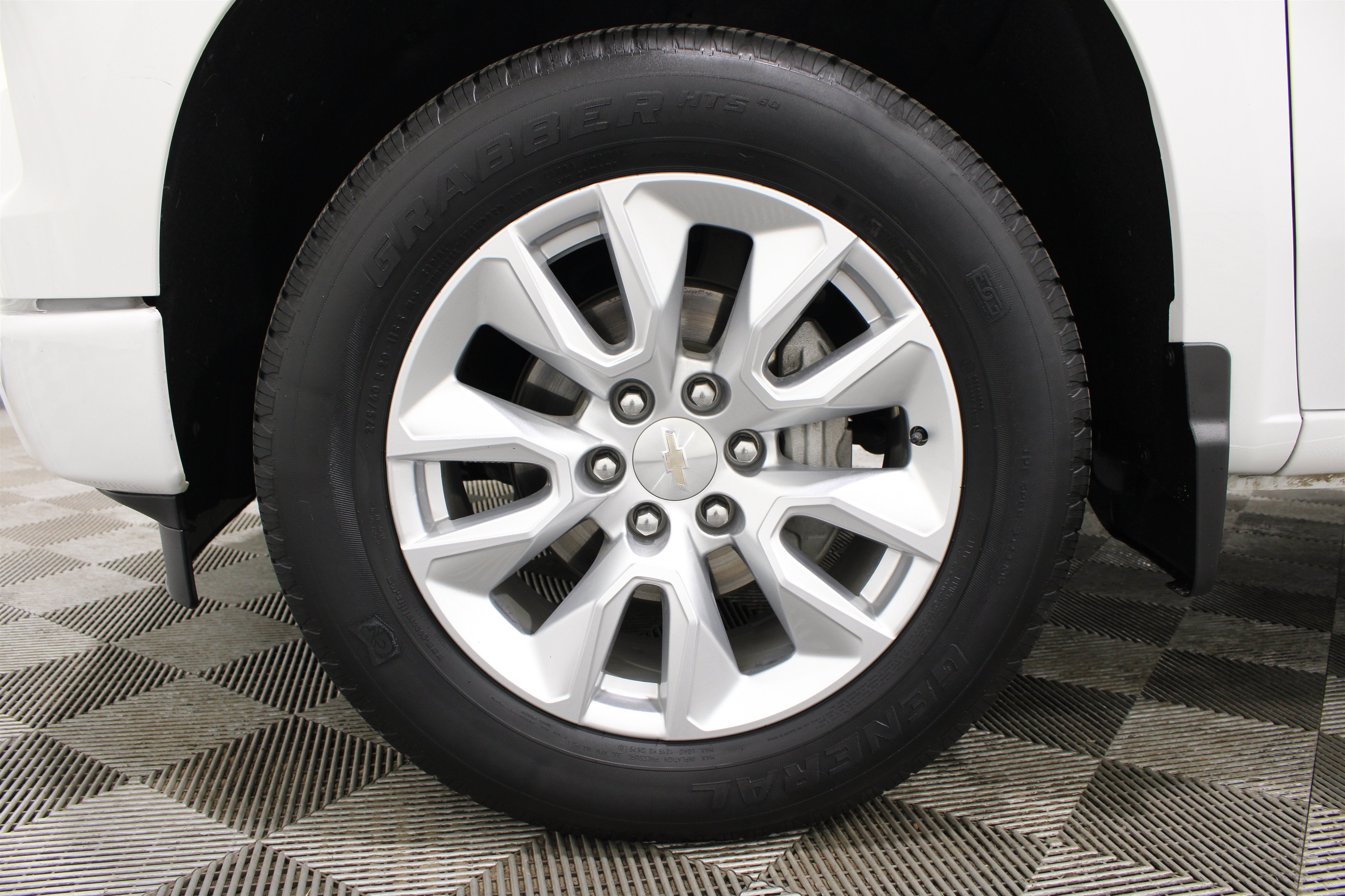Used 2024 Chevrolet Silverado 1500 Custom RWD image 33