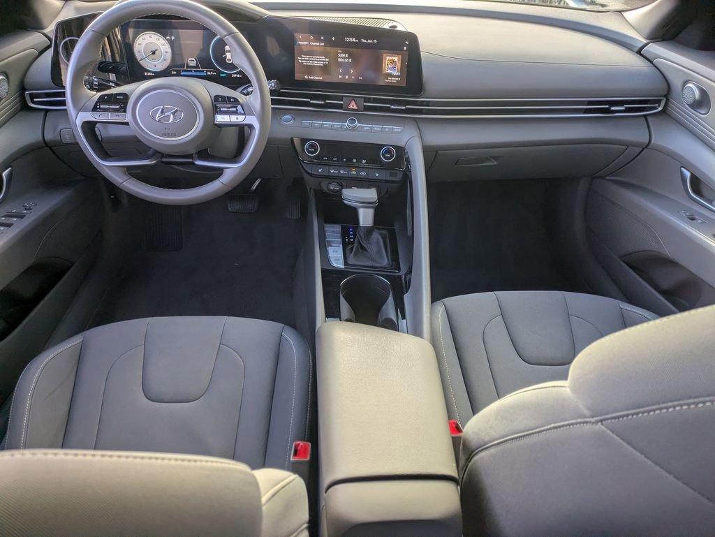 Certified 2023 Hyundai Elantra SEL w/ Convenience Package image 20