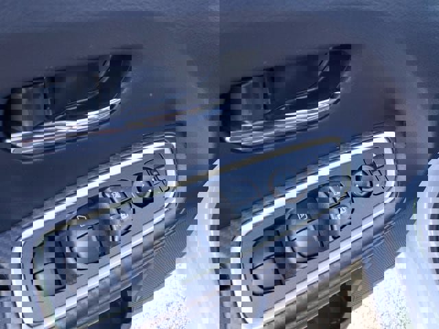 Used 2024 Nissan Versa SR w/ Trunk Package image 23