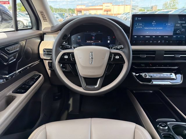 Certified 2023 Lincoln Corsair AWD image 16