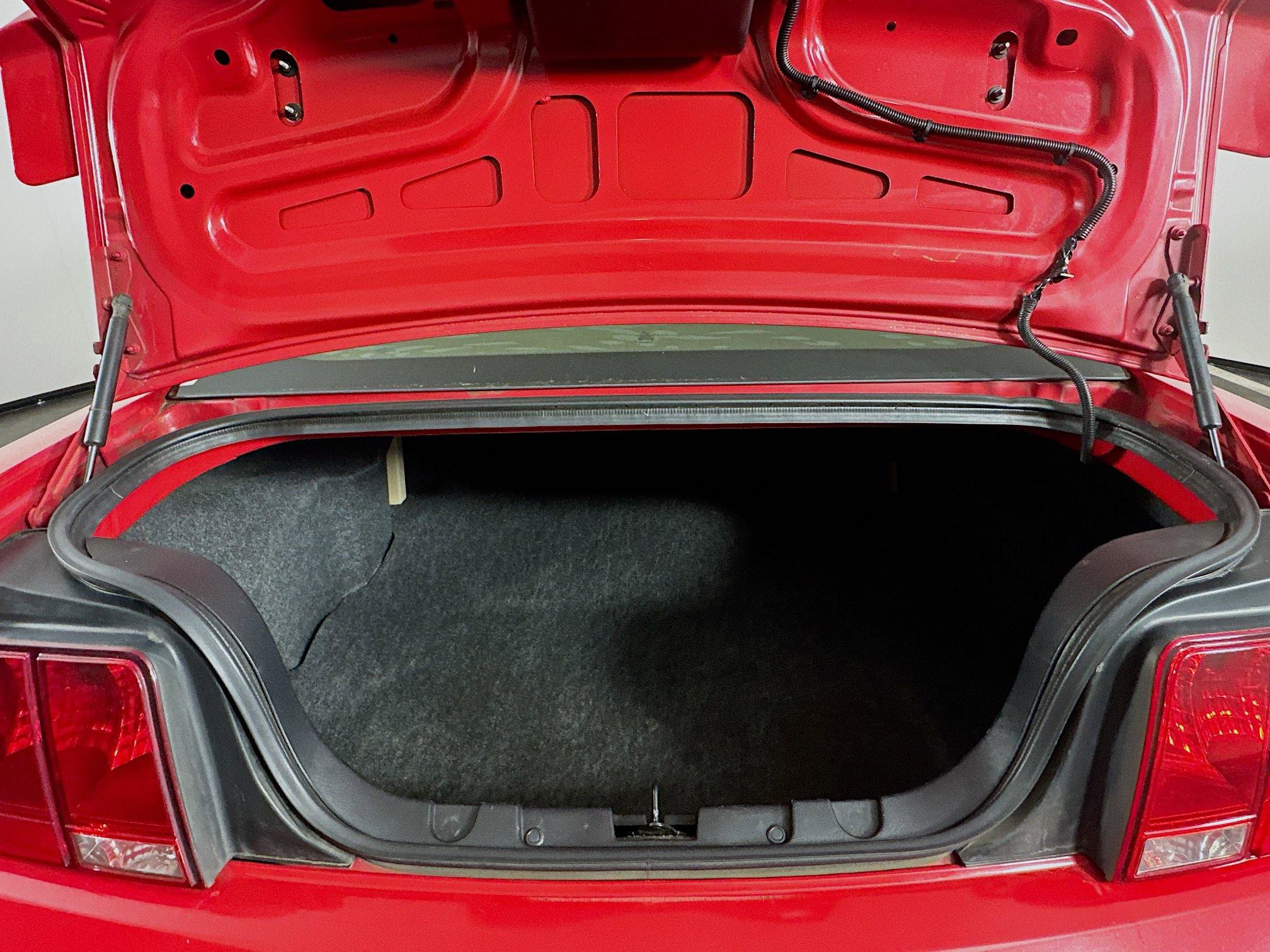 Used 2009 Ford Mustang Coupe RWD image 25