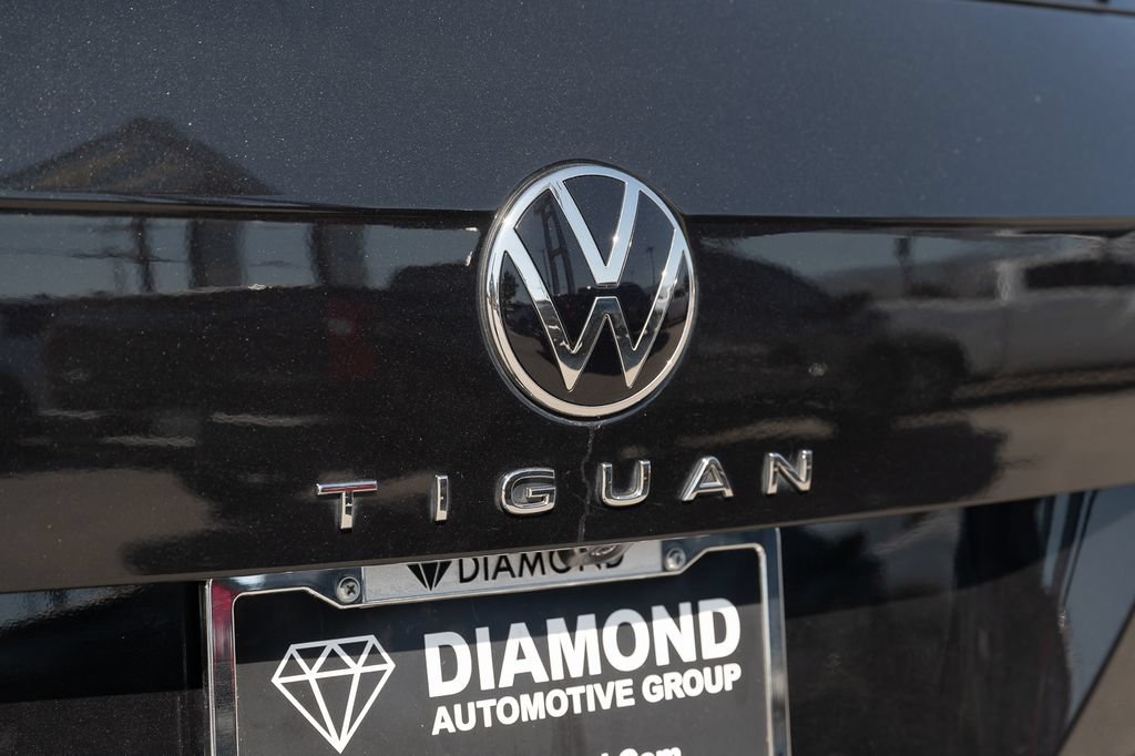 Used 2023 Volkswagen Tiguan SE R-Line FWD image 13
