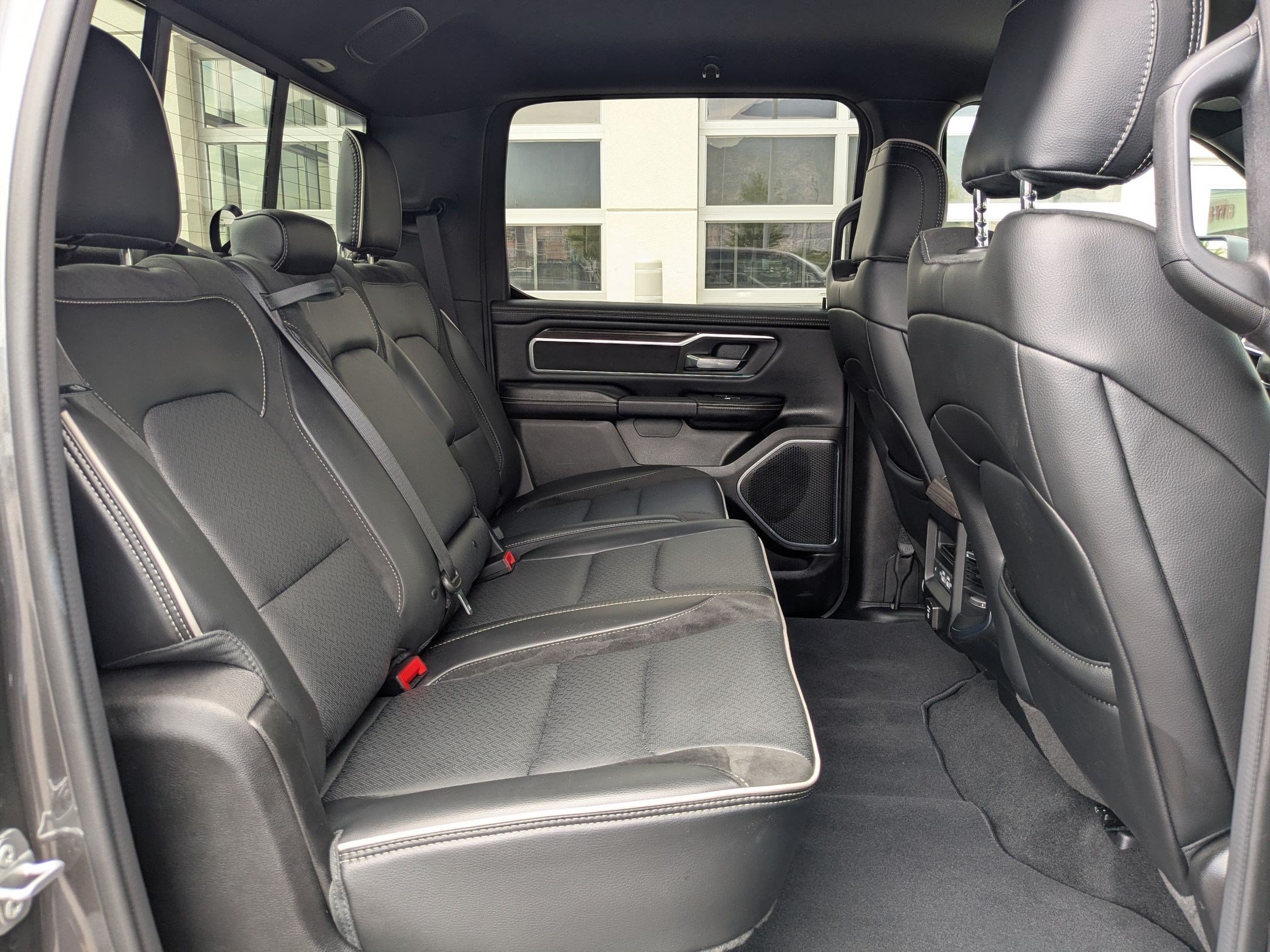 Used 2025 RAM 1500 Laramie w/ Sport Appearance Package AWD/4WD image 32