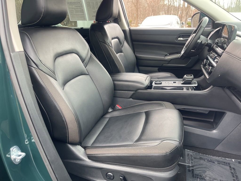 Certified 2024 Nissan Pathfinder SL image 17