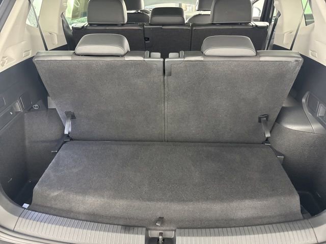 Used 2024 Volkswagen Tiguan SE image 26