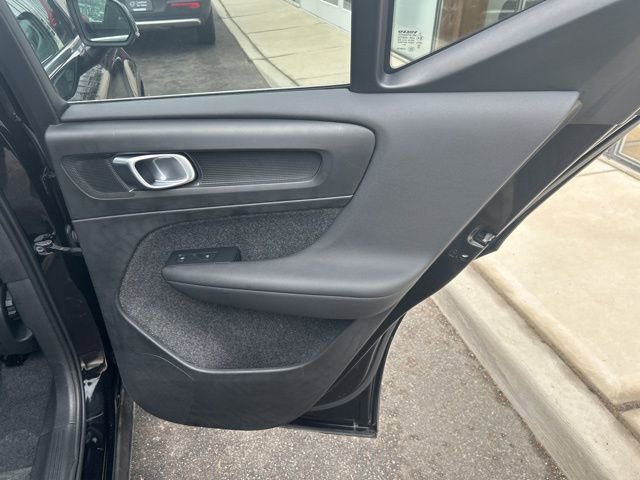 Certified 2025 Volvo XC40 B5 Core image 12