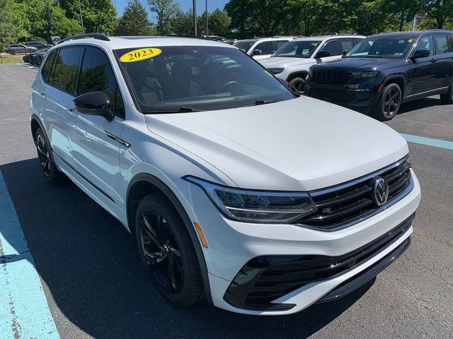 Used 2023 Volkswagen Tiguan SE R-Line AWD/4WD image 8