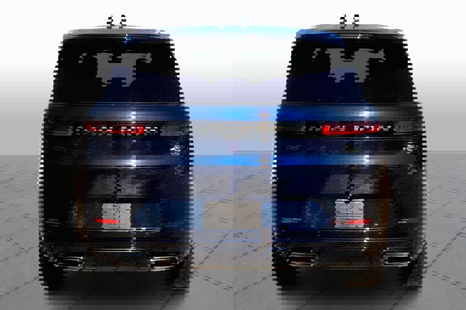 Used 2023 Land Rover Range Rover Sport SE Dynamic image 5