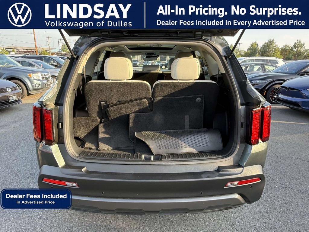 Used 2022 Kia Sorento S w/ Panoramic Sunroof Package AWD/4WD image 17