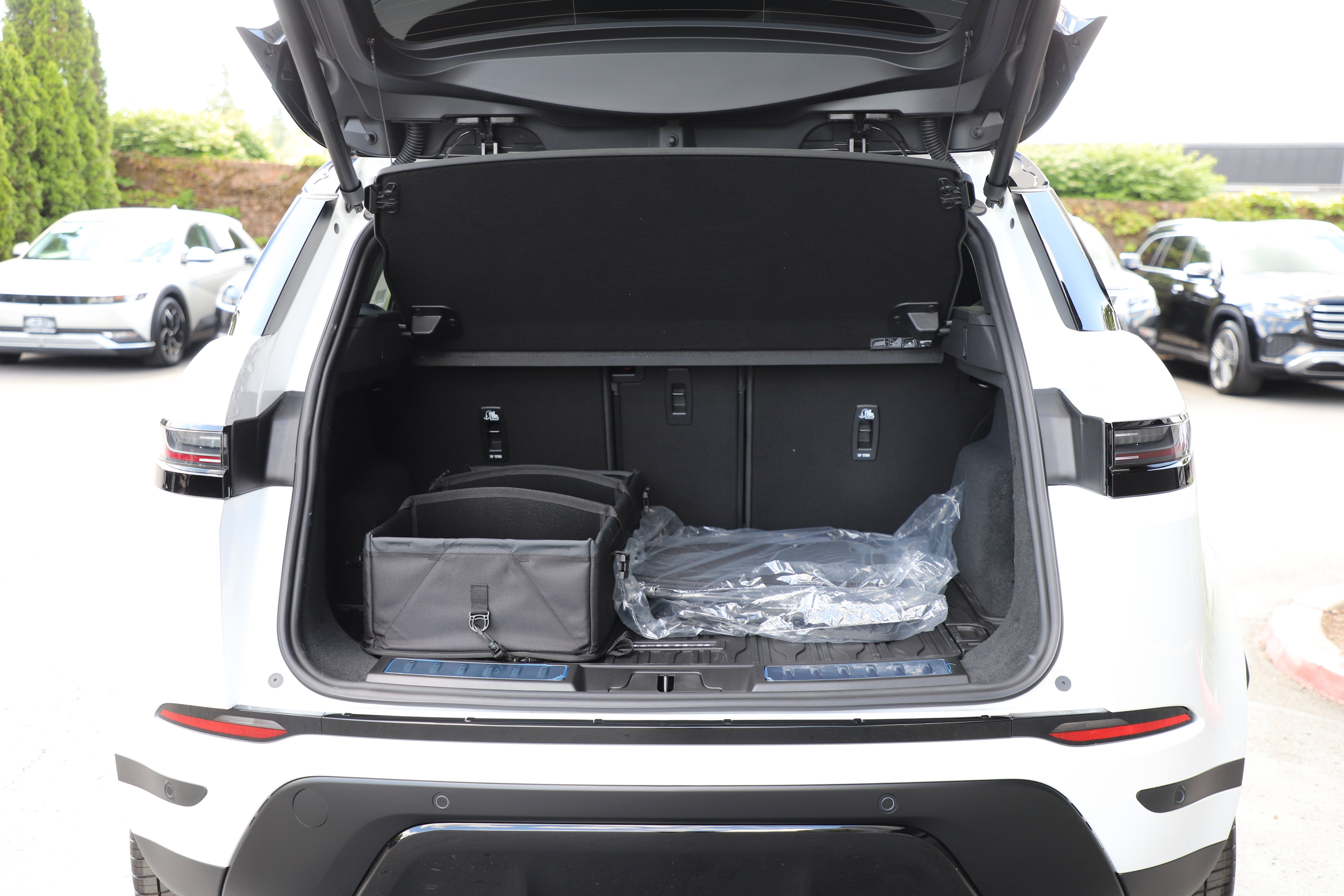 New 2026 Land Rover Range Rover Evoque S AWD/4WD image 16