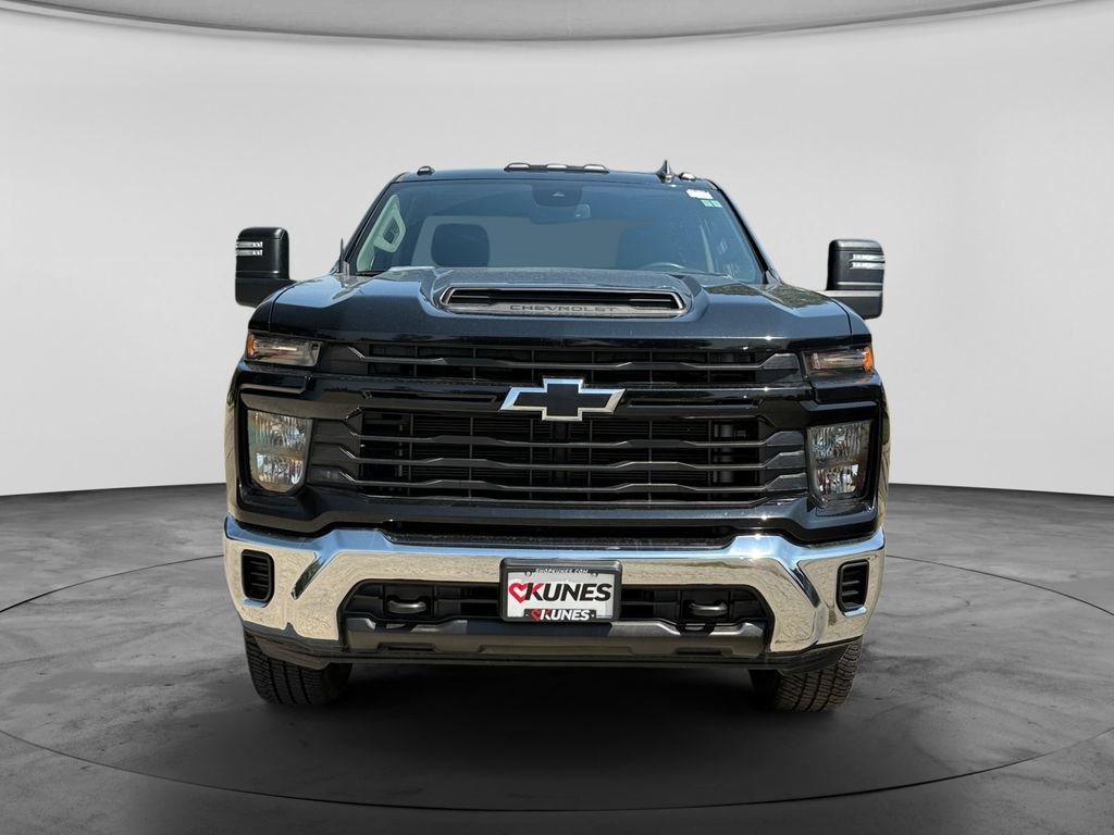 Used 2024 Chevrolet Silverado 2500 W/T w/ WT Convenience Package AWD/4WD image 2