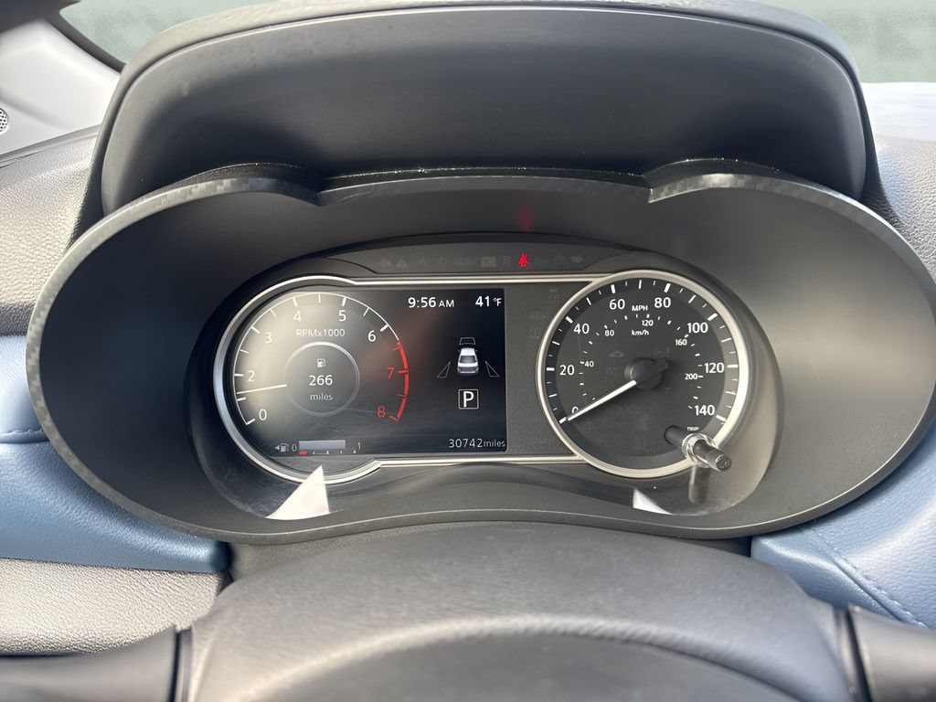 Used 2025 Nissan Versa SV FWD image 20