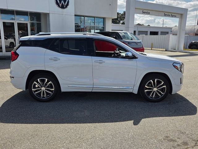 Used 2020 GMC Terrain Denali w/ Denali Premium Package FWD image 14