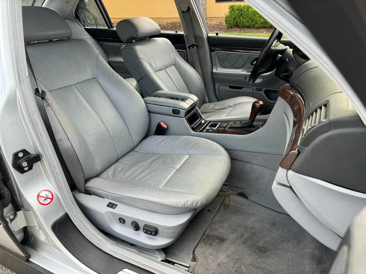 Used 2000 BMW 740iL image 12