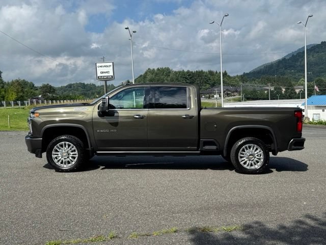 Certified 2022 Chevrolet Silverado 2500 High Country w/ Z71 Off-Road Package AWD/4WD image 4