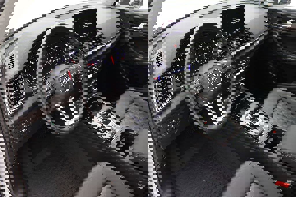 Used 2023 Audi Q5 2.0T Premium w/ Convenience Package image 13