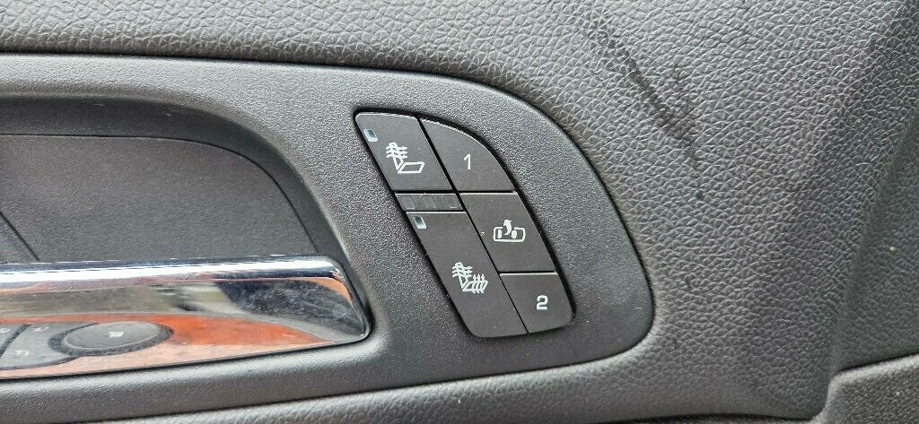 Used 2008 Chevrolet Avalanche LTZ w/ LTZ Preferred Equipment Group AWD/4WD image 26