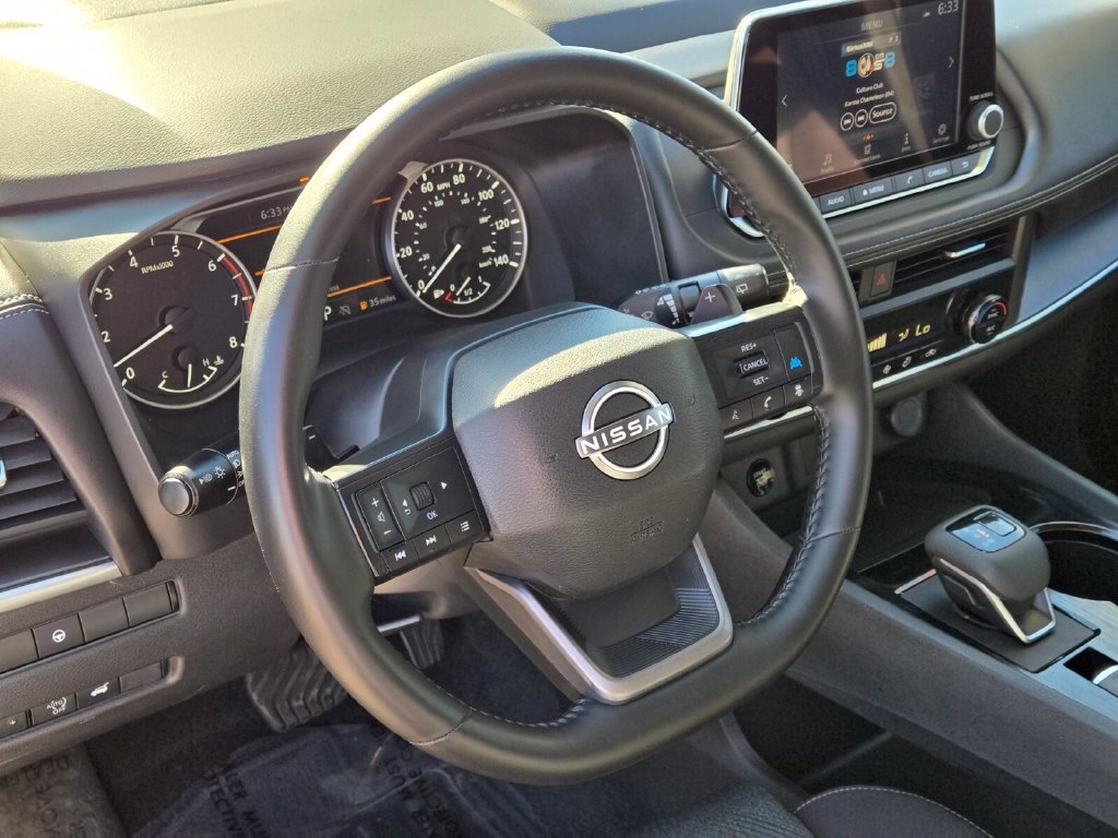 Certified 2025 Nissan Rogue SV FWD image 25