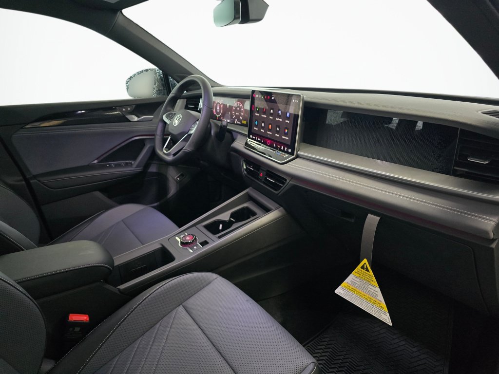 New 2026 Volkswagen Tiguan SE R-Line AWD/4WD image 43