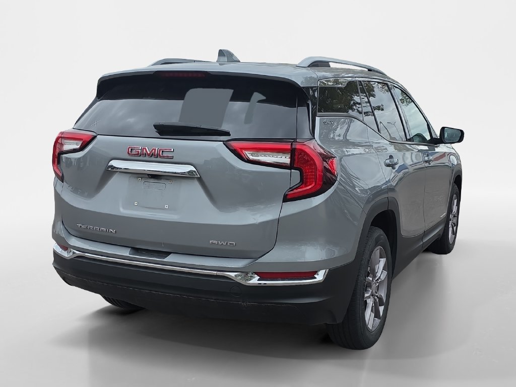 Used 2024 GMC Terrain SLT AWD/4WD image 5