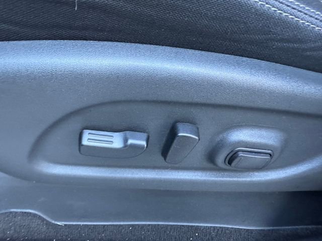 Used 2019 Nissan Titan SV w/ SV Convenience Package image 13