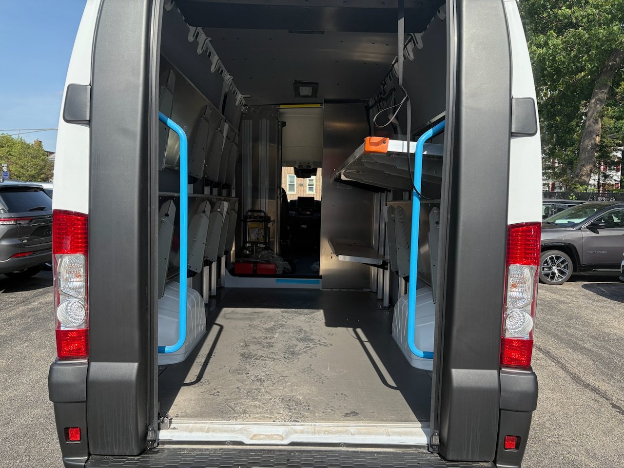 Used 2024 RAM ProMaster 3500 w/ Delivery Van Package FWD image 8