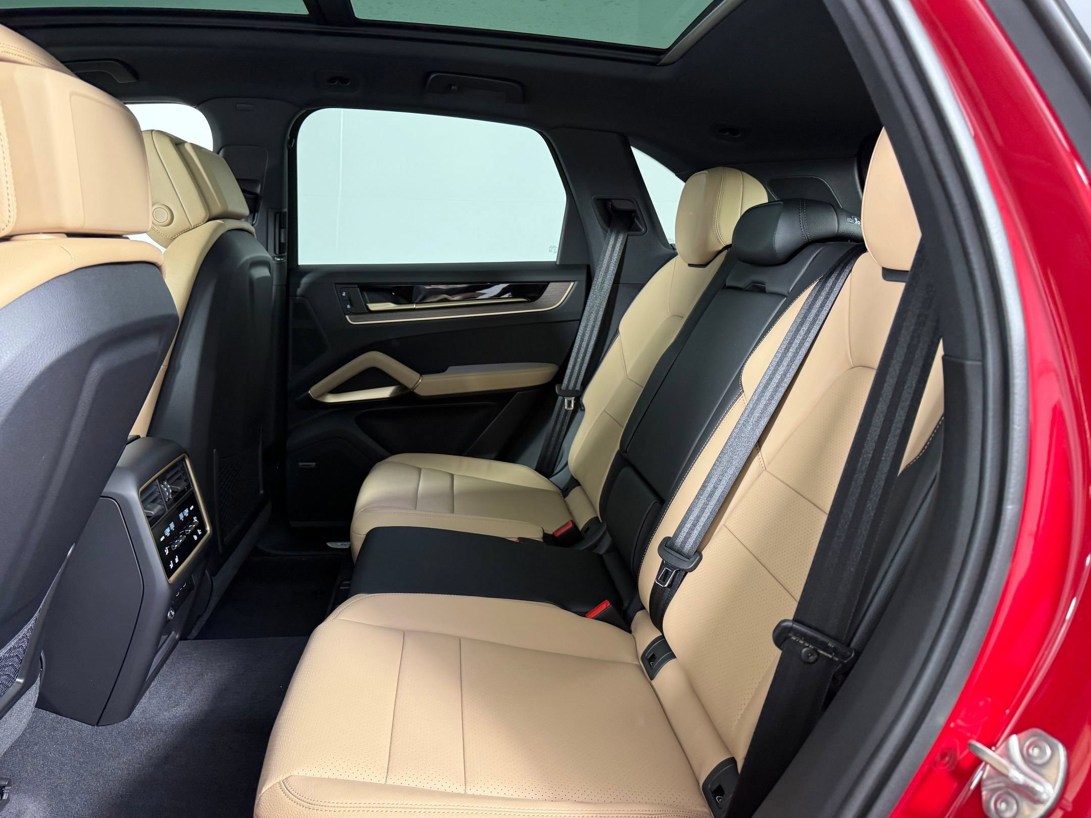 Certified 2026 Porsche Cayenne AWD/4WD image 23