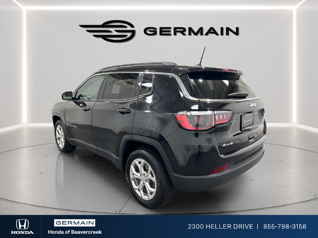 Used 2024 Jeep Compass Latitude AWD/4WD image 6