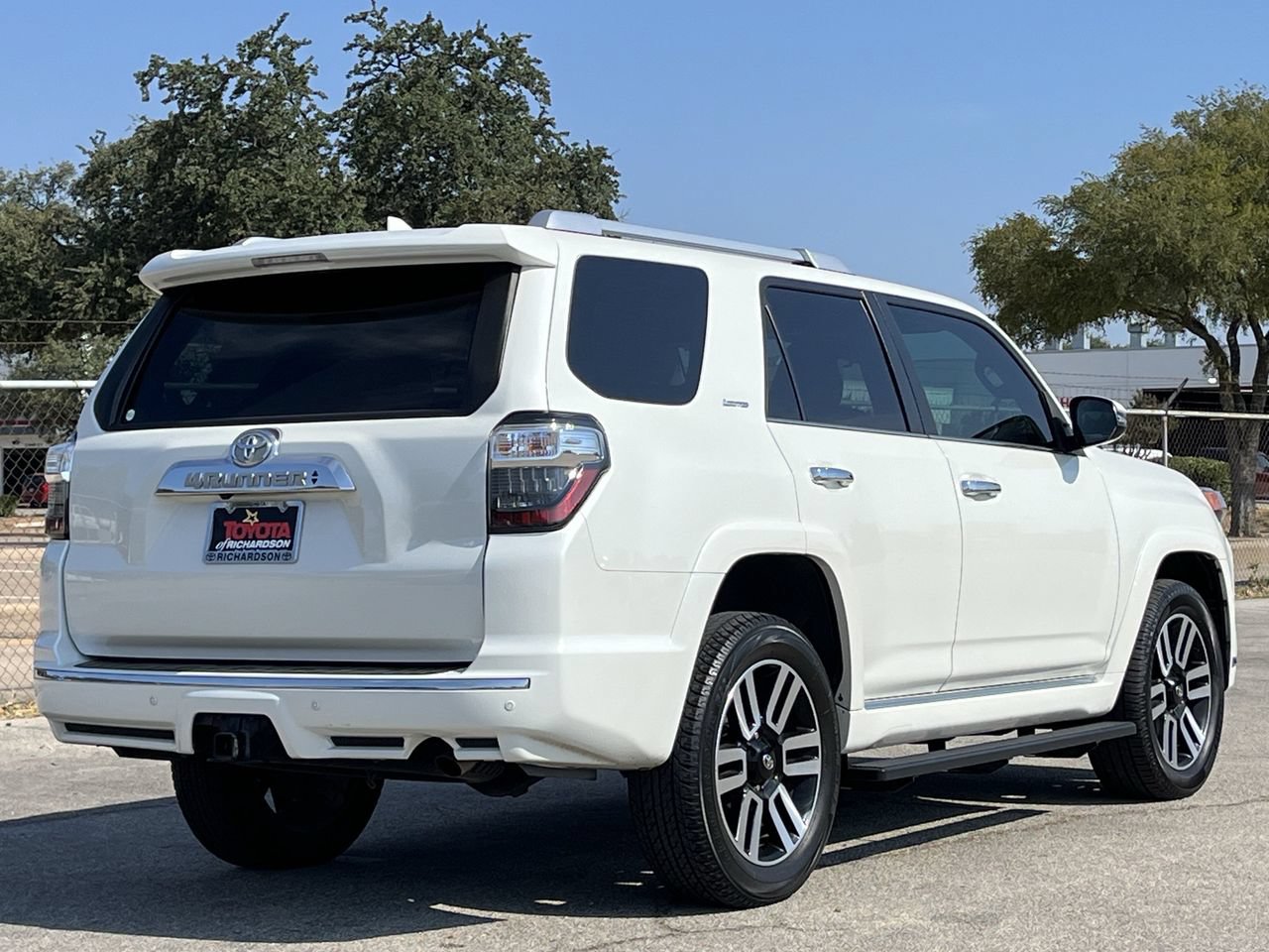 Used 2023 Toyota 4Runner Limited AWD/4WD image 4