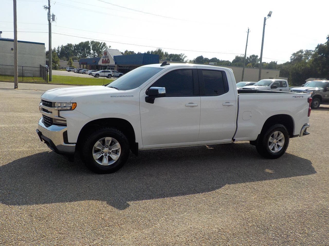 Used 2021 Chevrolet Silverado 1500 LT w/ Fleet Comfort Package AWD/4WD image 1