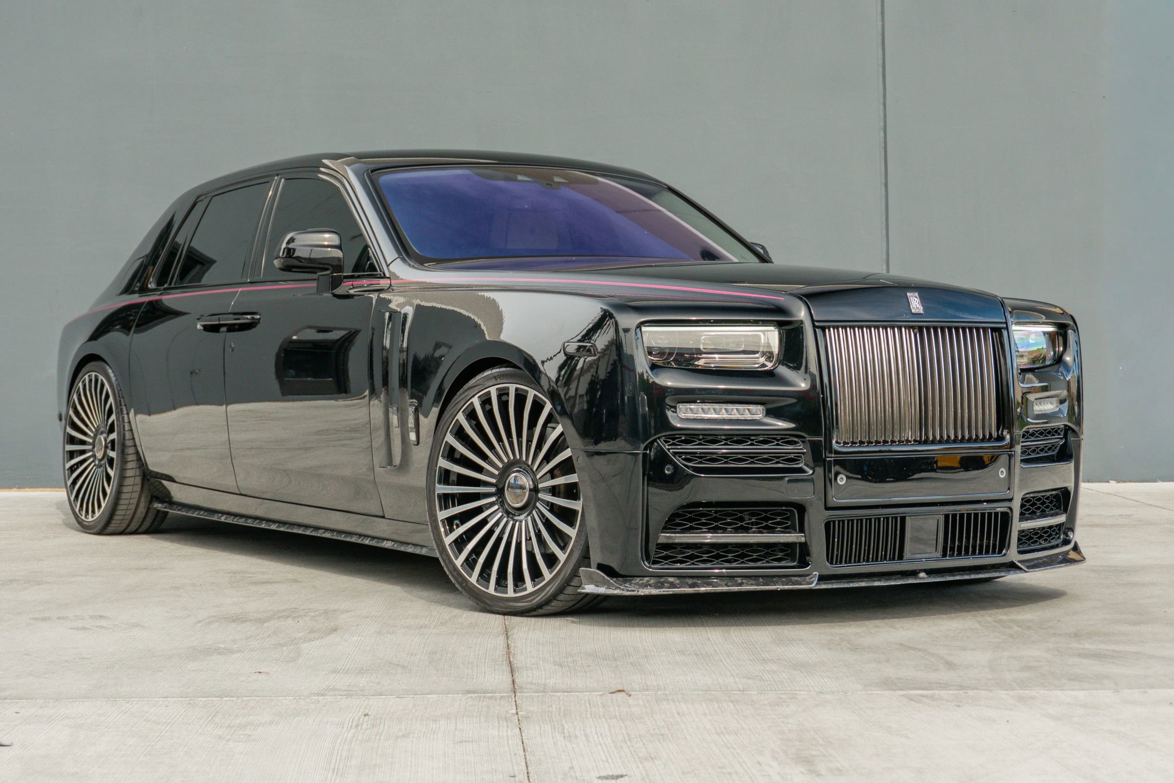 Used 2023 Rolls-Royce Phantom Sedan image 5