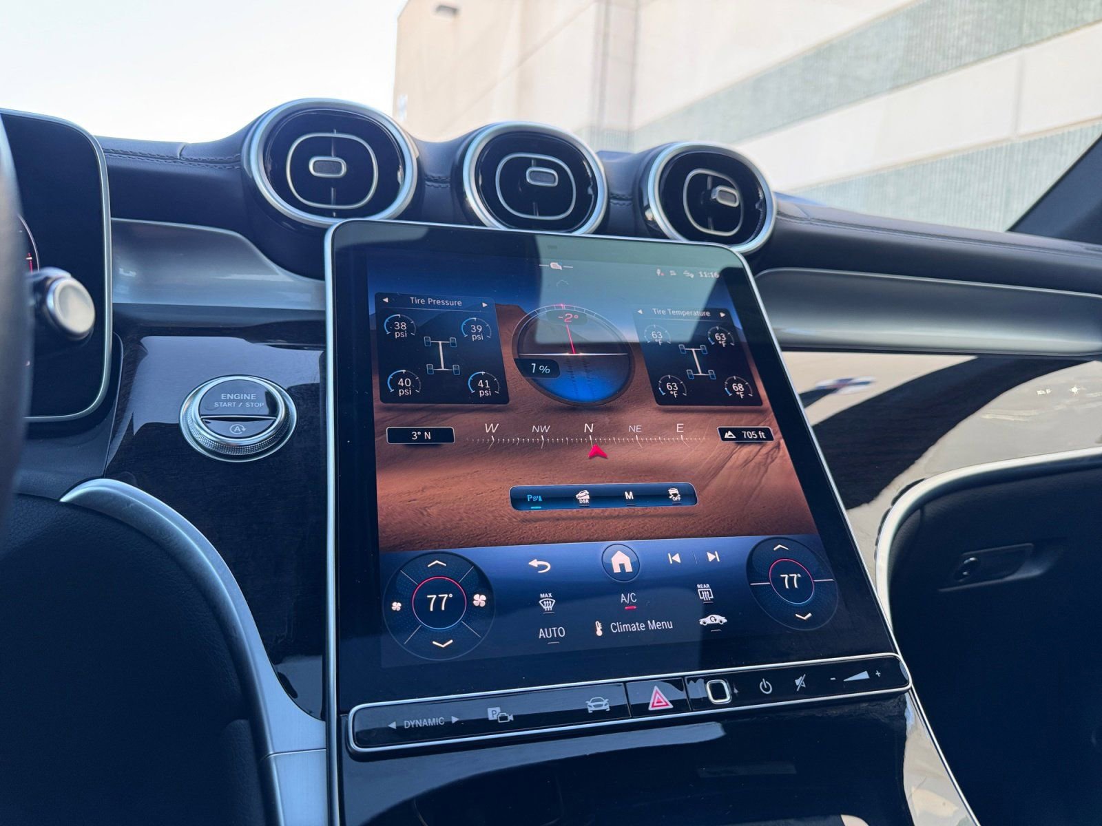 Used 2025 Mercedes-Benz GLC 300 4MATIC image 27