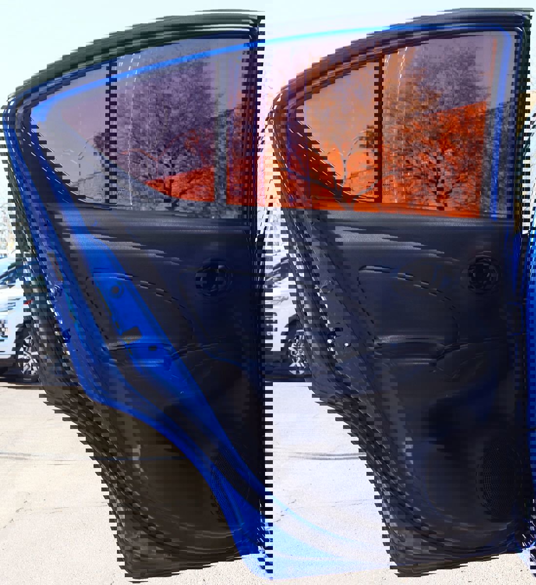 Used 2012 Nissan Versa SV image 29