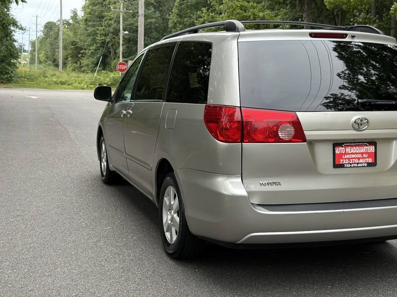 Used 2010 Toyota Sienna LE FWD image 7