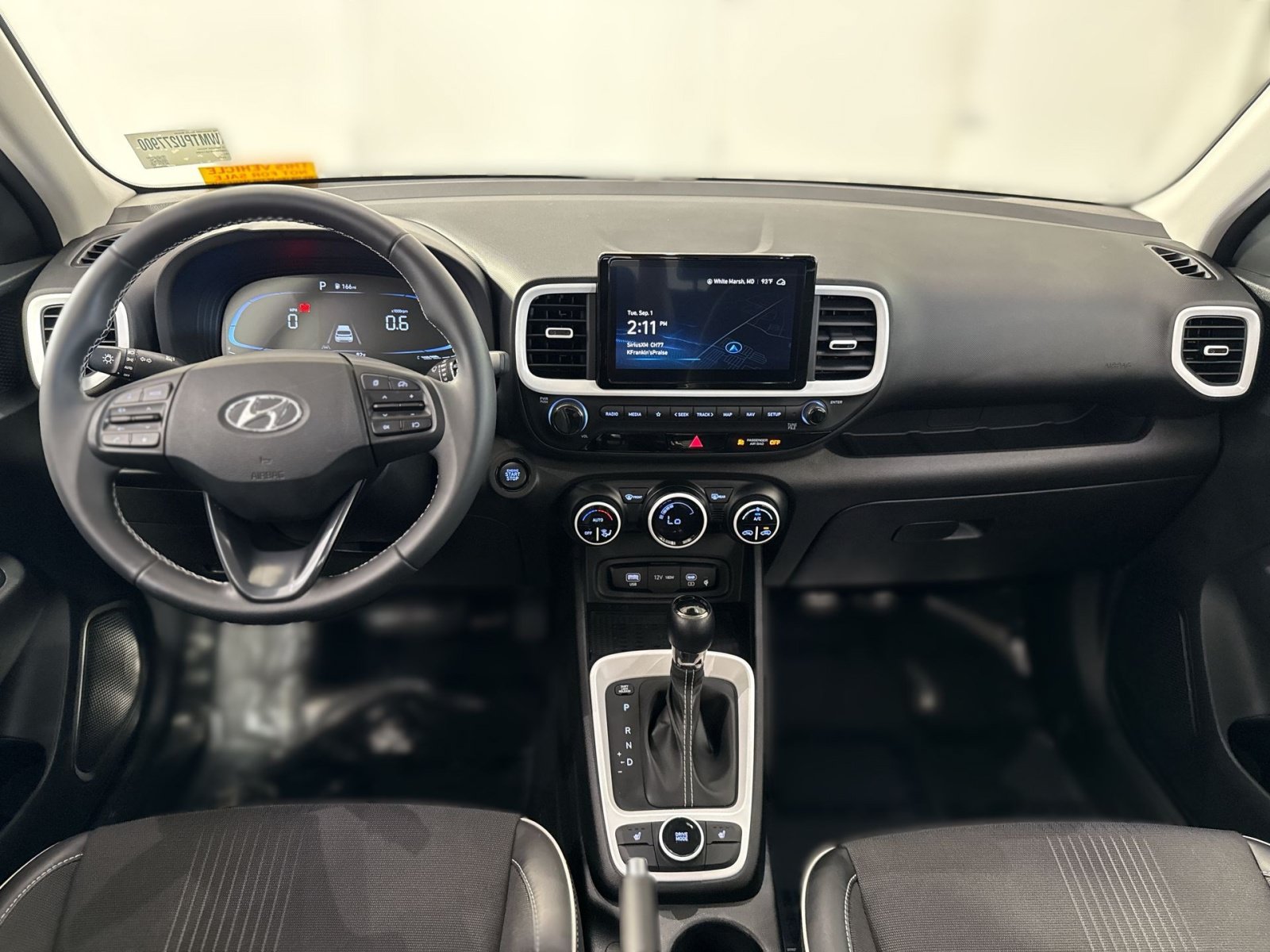 Used 2023 Hyundai Venue Limited FWD image 24