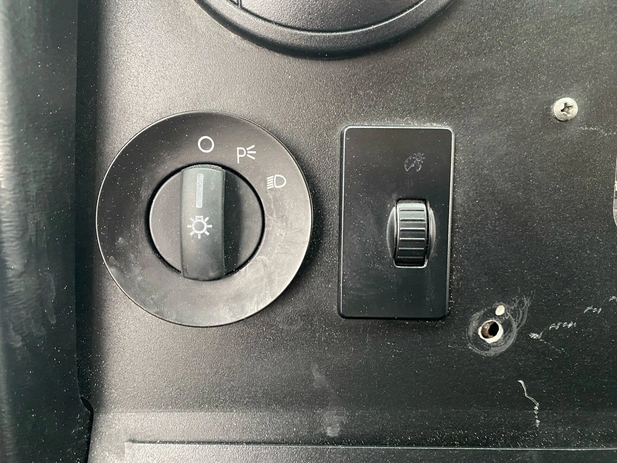 Used 2013 Ford E-350 and Econoline 350 Super Duty w/ Air Conditioning Prep Pkg image 13