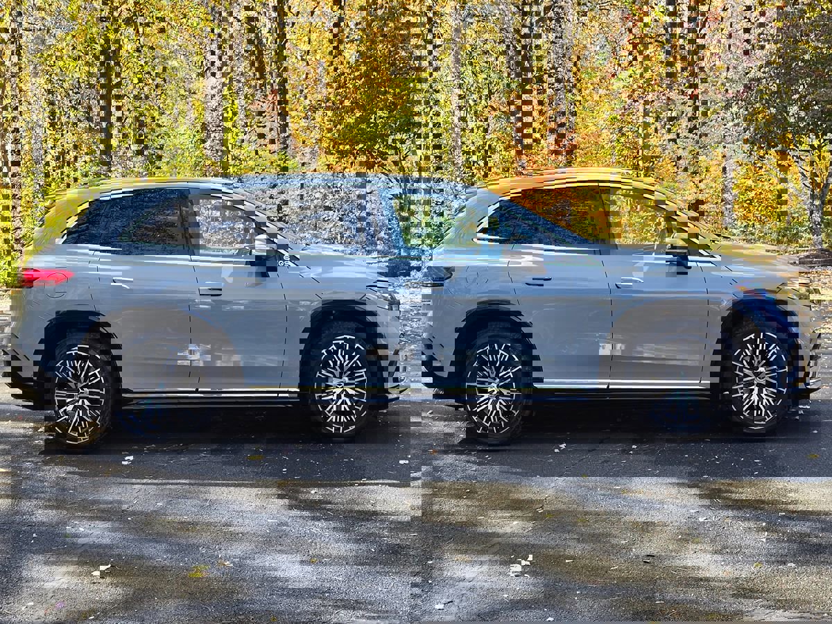 Used 2023 Mercedes-Benz EQS 580 4MATIC SUV image 7