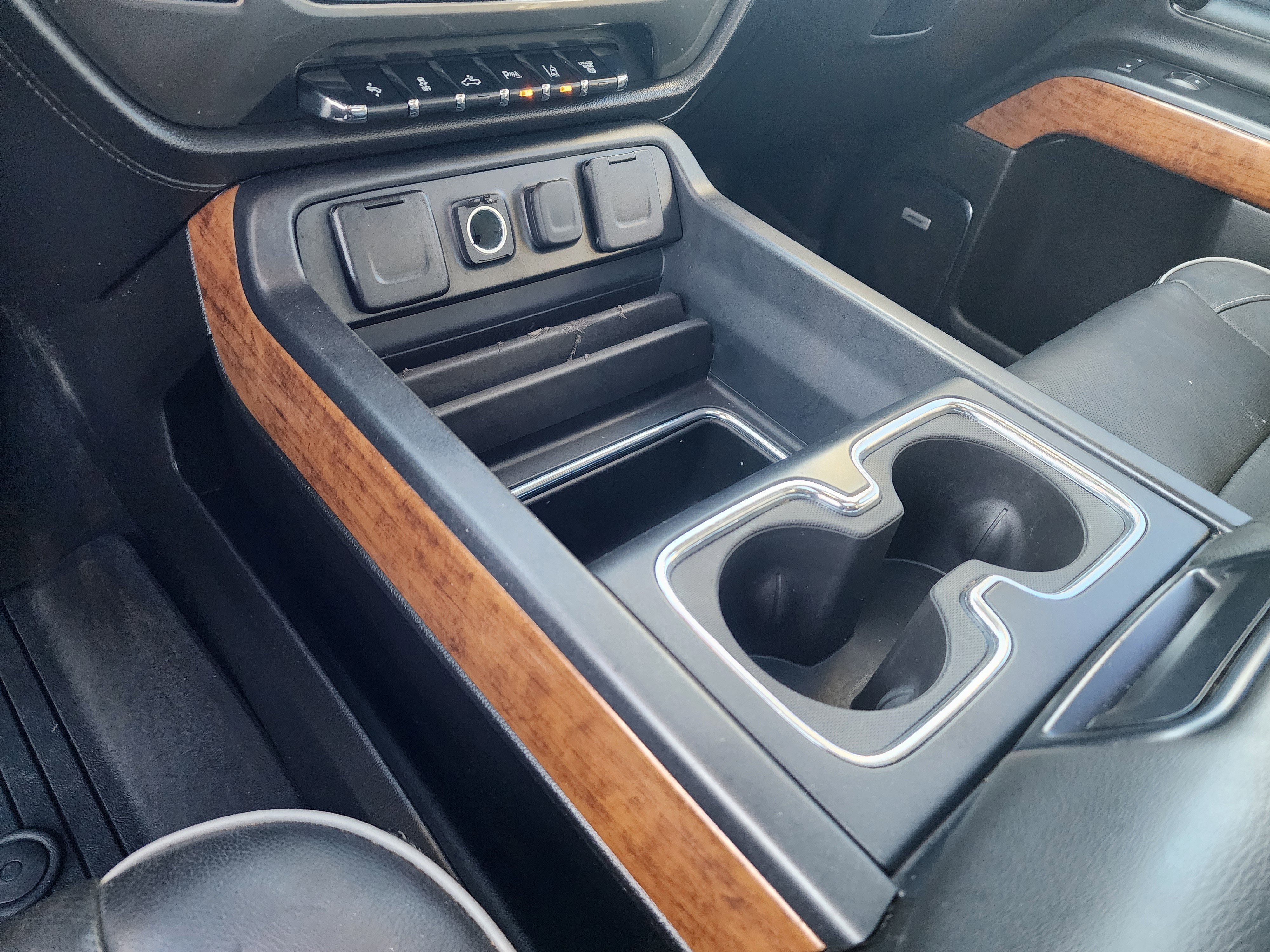 Used 2019 Chevrolet Silverado 2500 High Country w/ Duramax Plus Package image 34