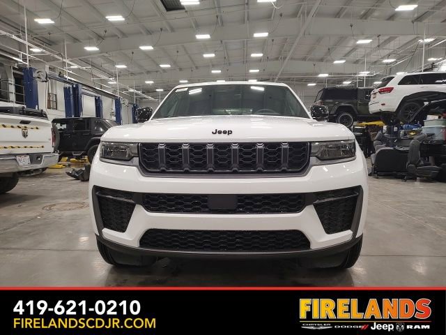 New 2026 Jeep Grand Cherokee Laredo image 8