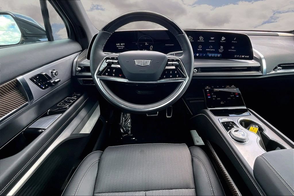 Certified 2026 Cadillac Vistiq Premium Luxury w/ LPO, Floor Liner Package AWD/4WD image 8