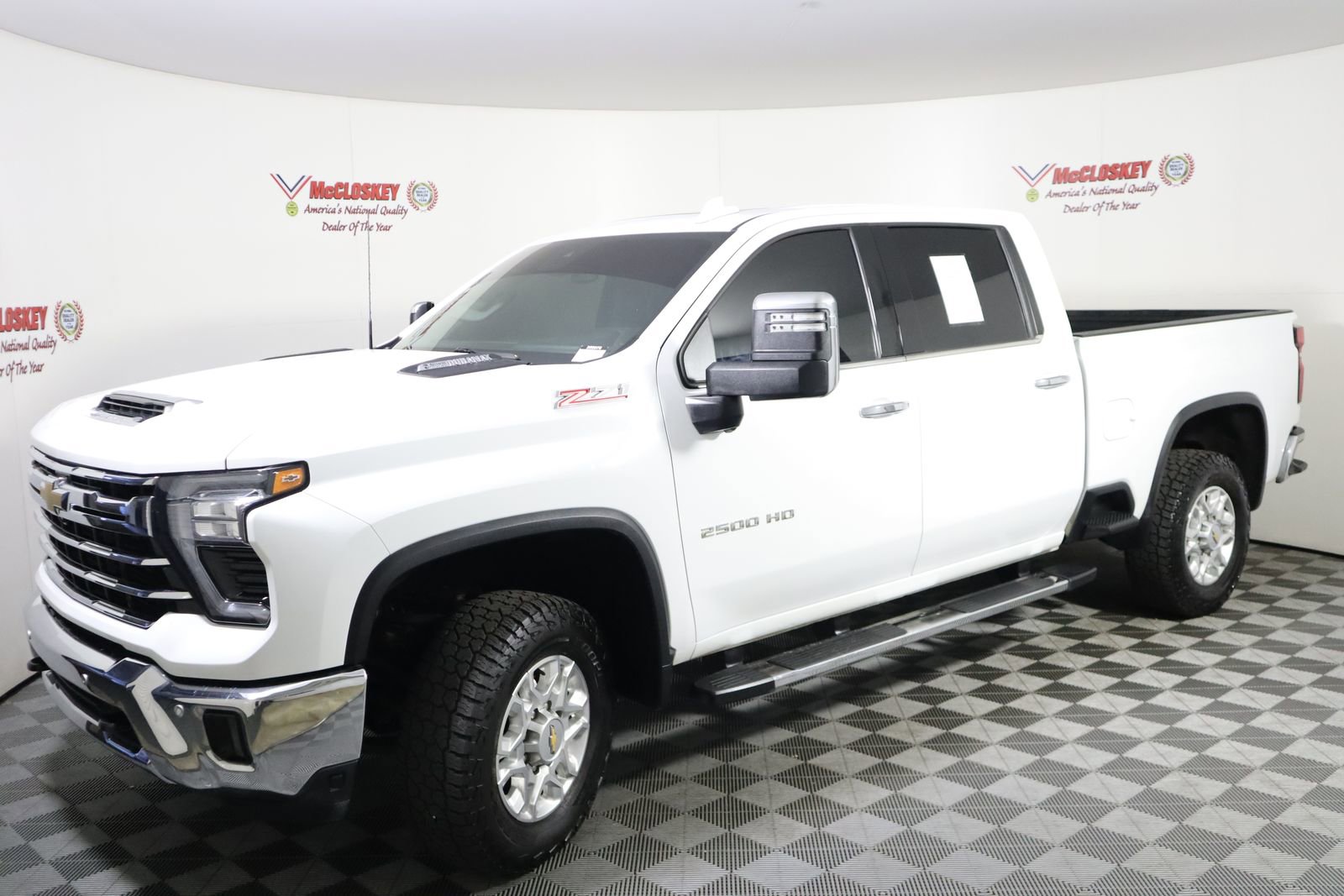 Used 2024 Chevrolet Silverado 2500 LTZ w/ LTZ Convenience Package image 17
