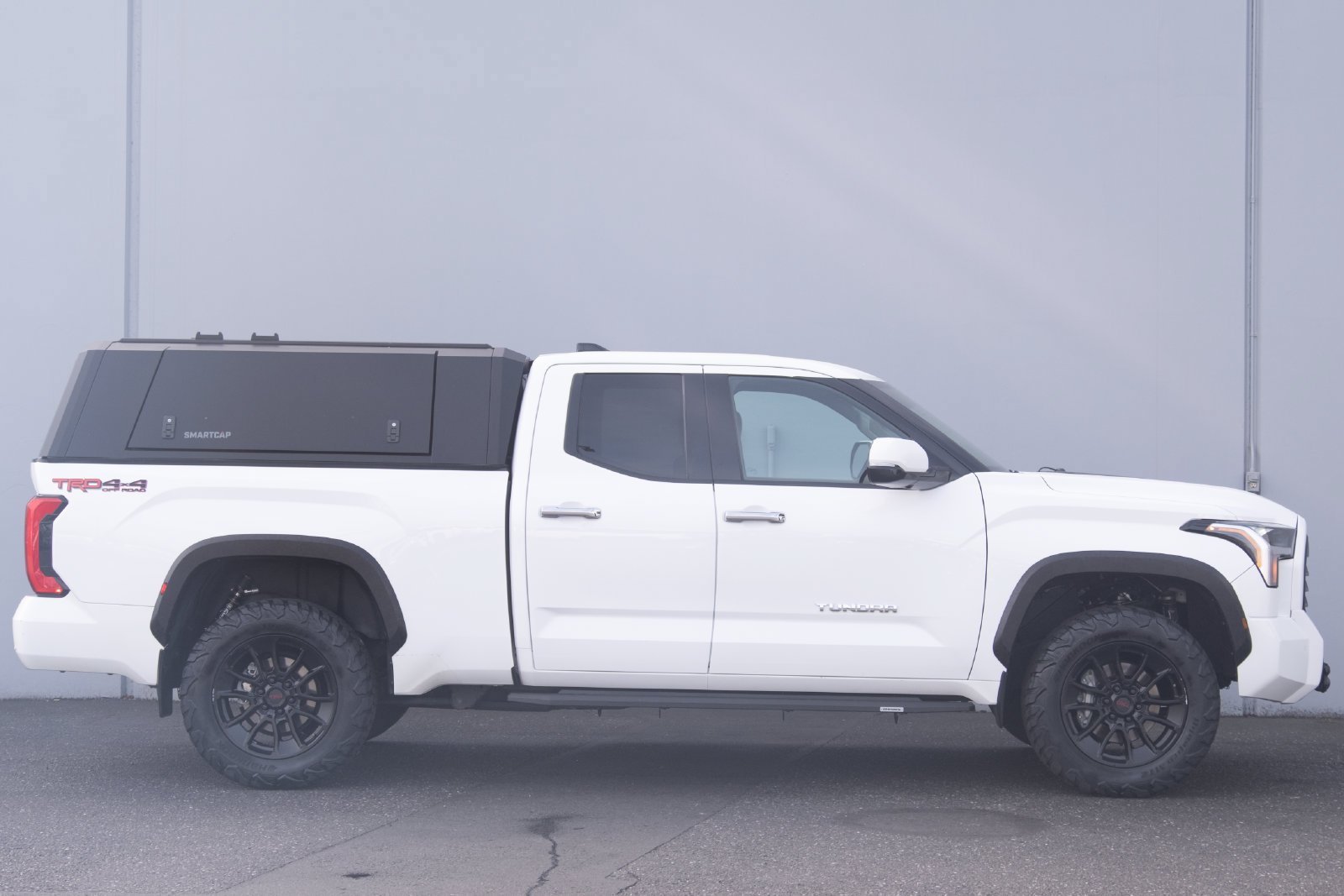 Used 2022 Toyota Tundra Limited w/ TRD Off-Road Package AWD/4WD image 27