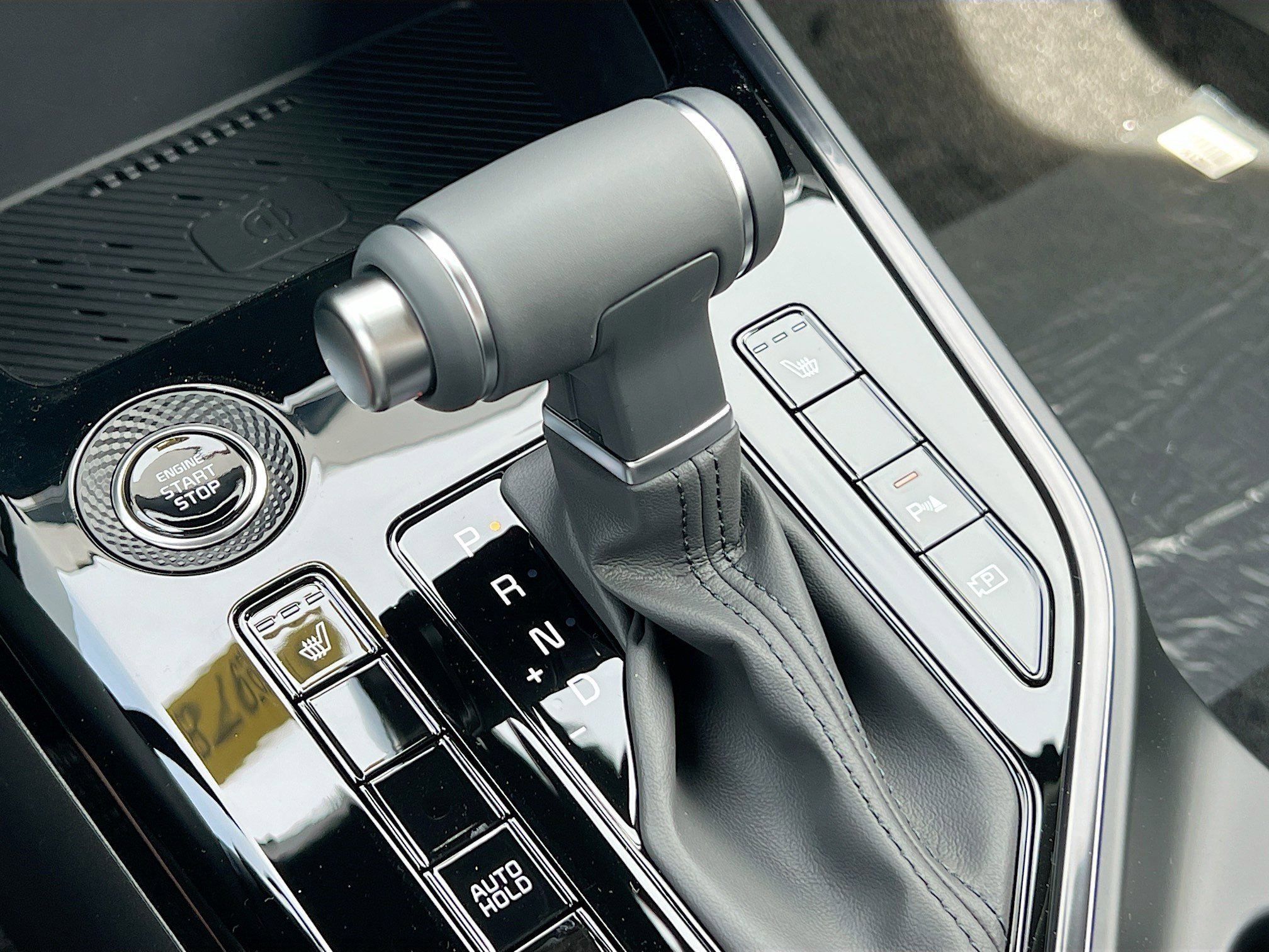 New 2025 Kia Niro EX Touring image 12