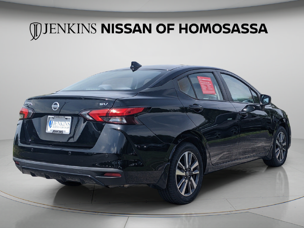 Used 2022 Nissan Versa SV FWD image 5