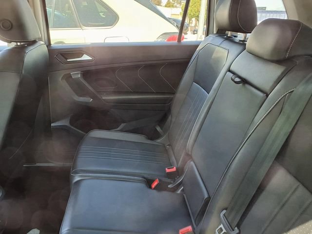 Used 2024 Volkswagen Tiguan SE FWD image 8